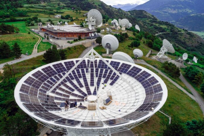 europe’s-first-solar-installation-in-satellite-dish-–-esg-news
